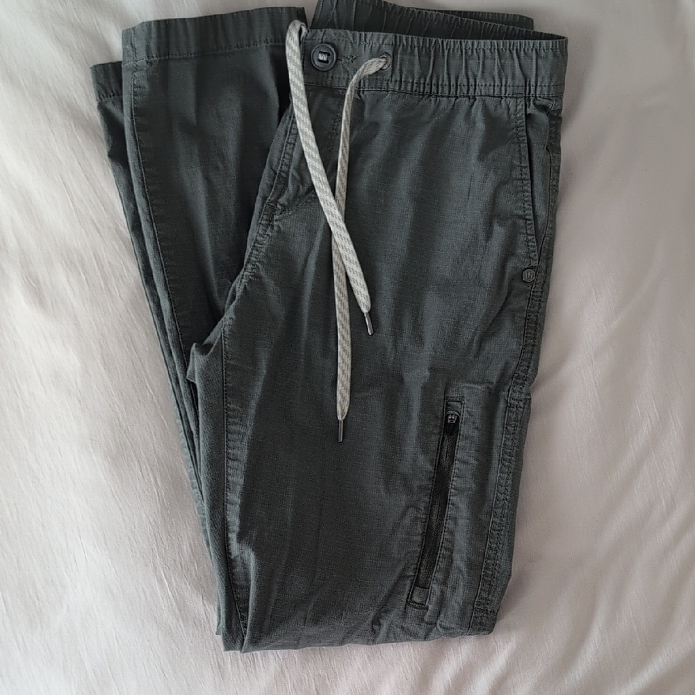 Vuori Women's Ripstop Pants - Picture 2 of 3